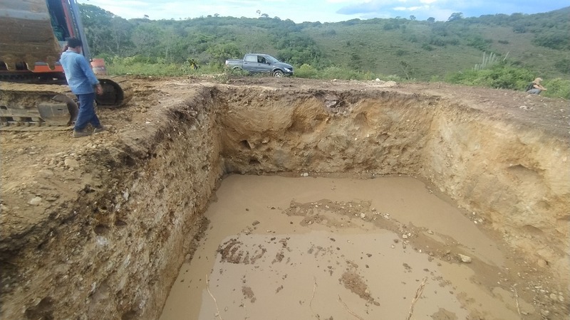 Excavación para Tanque de Almacenamiento